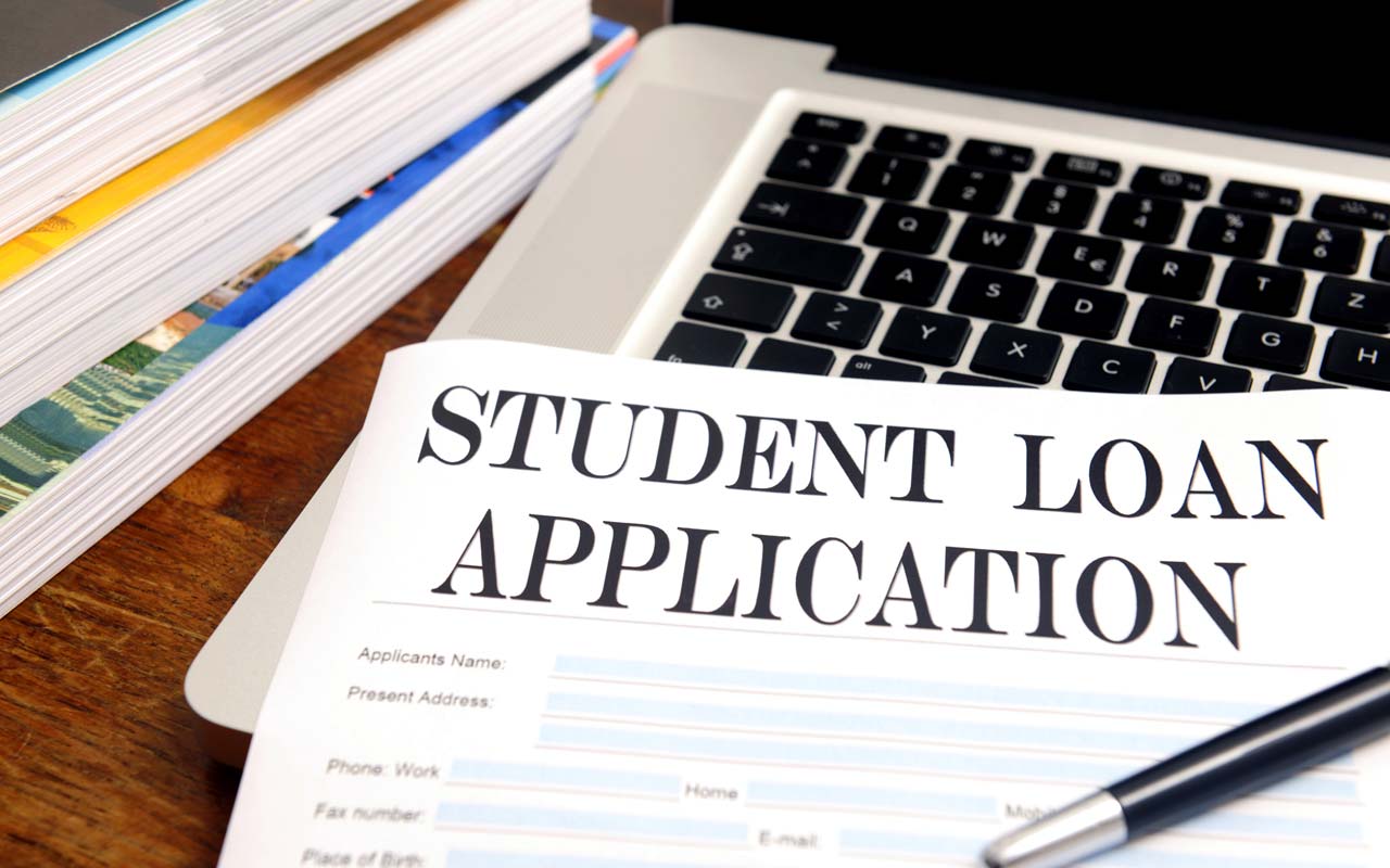 The Pros and Cons of Private Student Loans