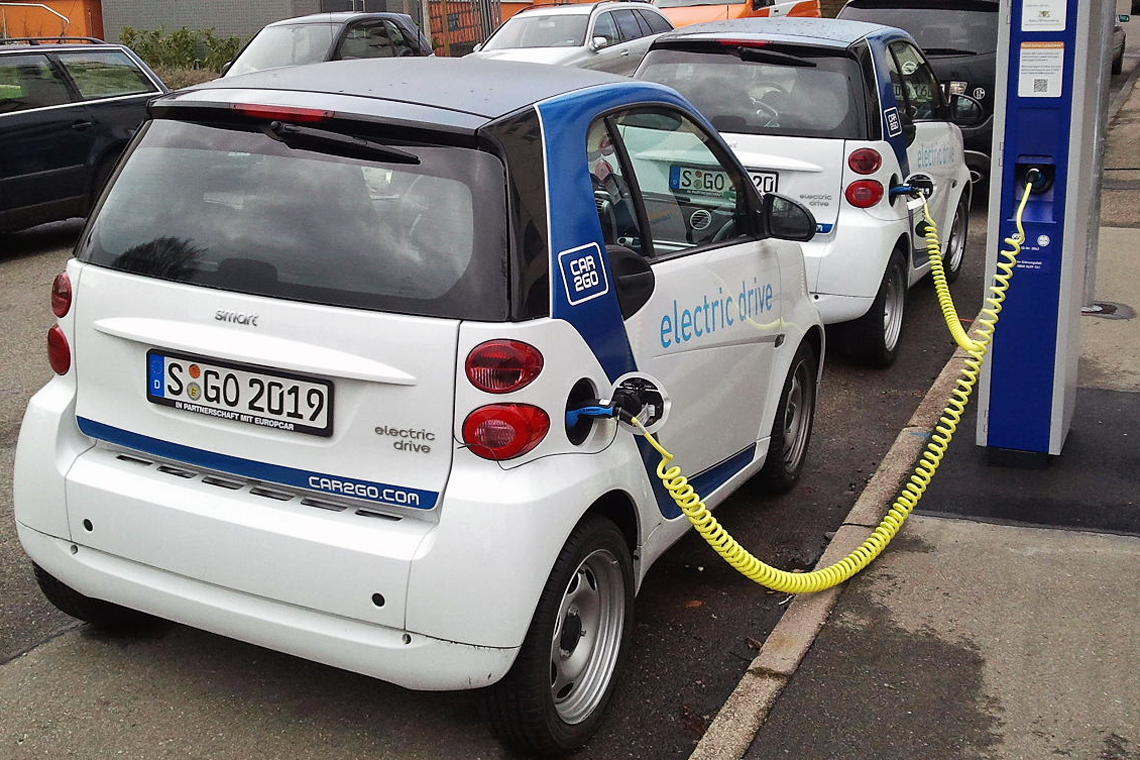 Thinking about Buying an Electric Car? Here are 8 Things to Consider