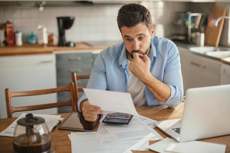 Here’s How to Break the Cycle of Living Paycheck-to-Paycheck