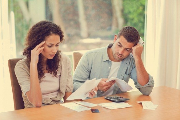 5 Red Flags that Your Spouse is Hiding Money Problems from You