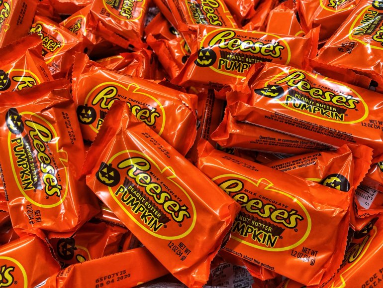 Poll: THIS is America’s Favorite Halloween Candy